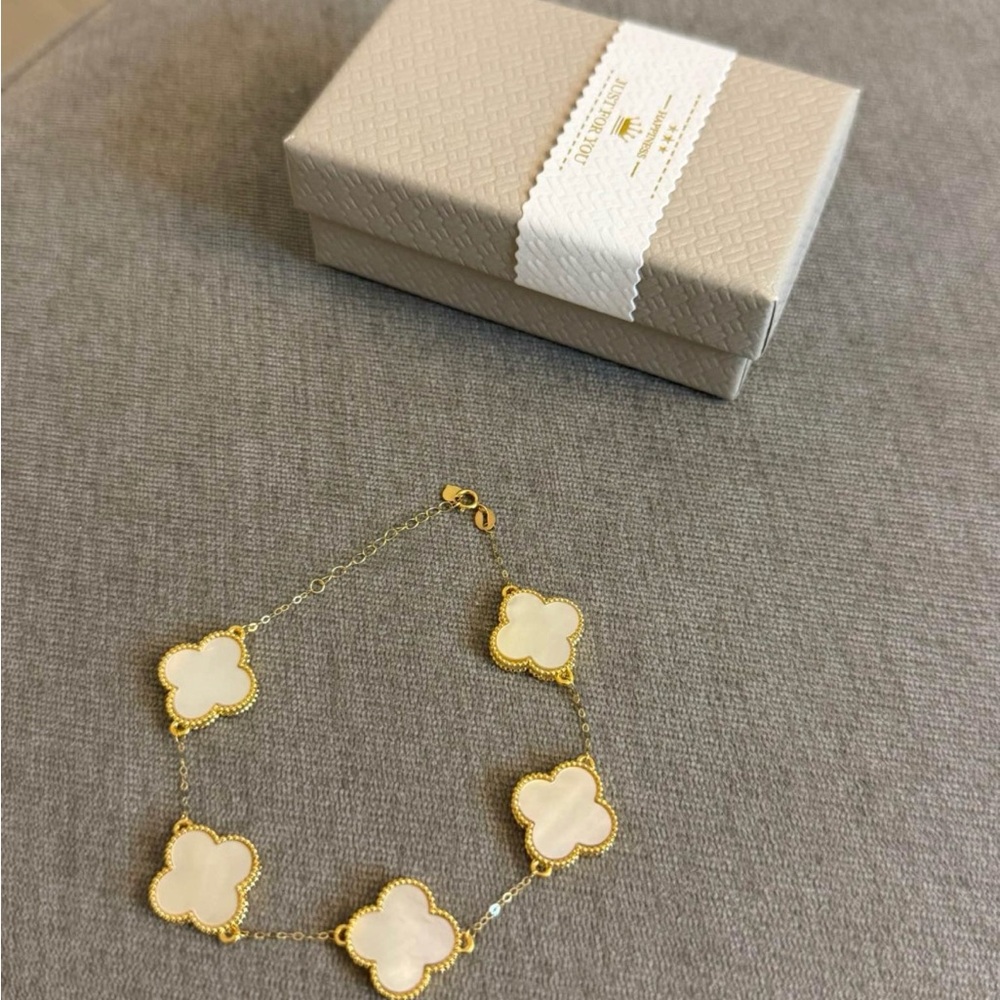 SOLD  18k pure gold 5 clover bracelet inspired vca
